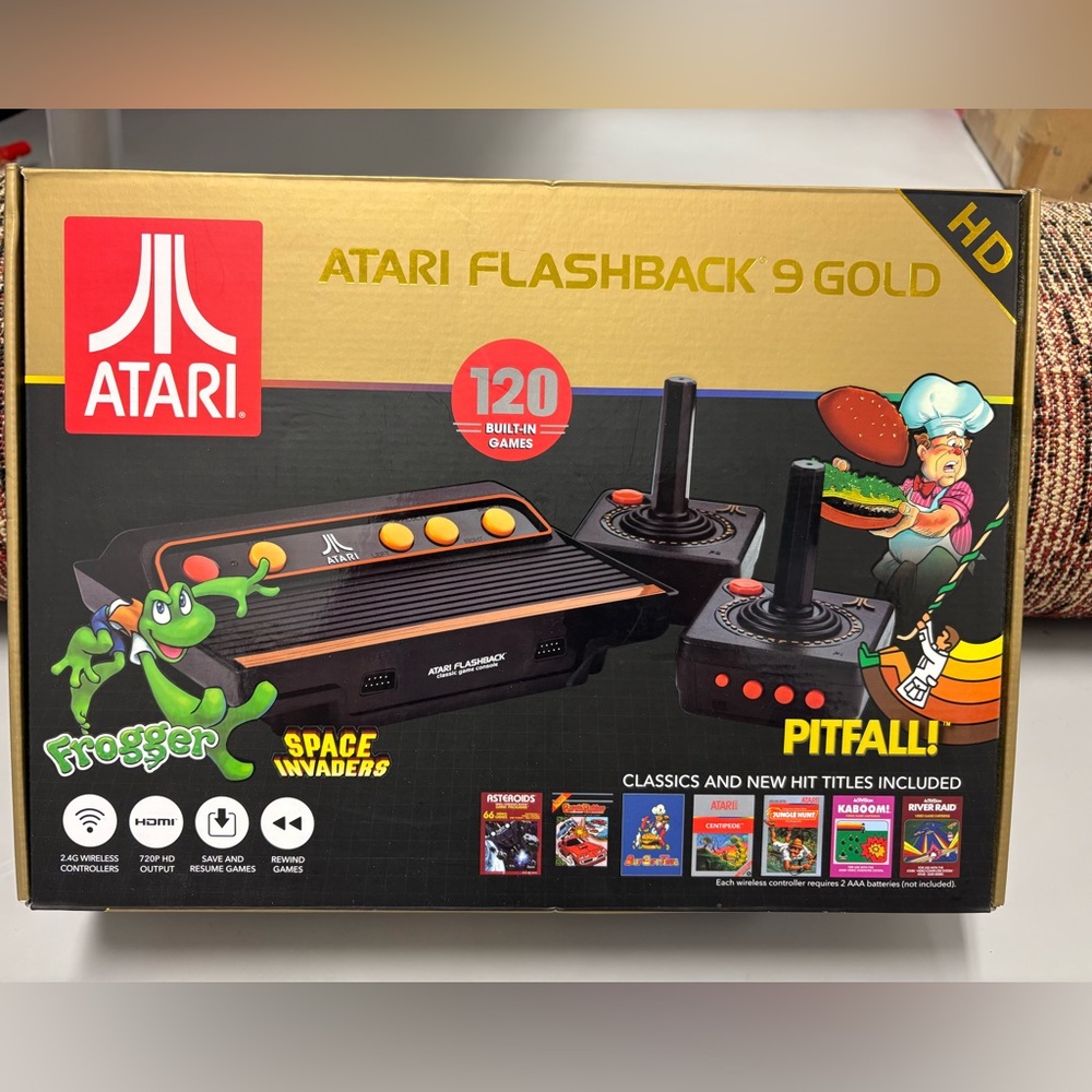 Flashback 9 Gold Console - Black